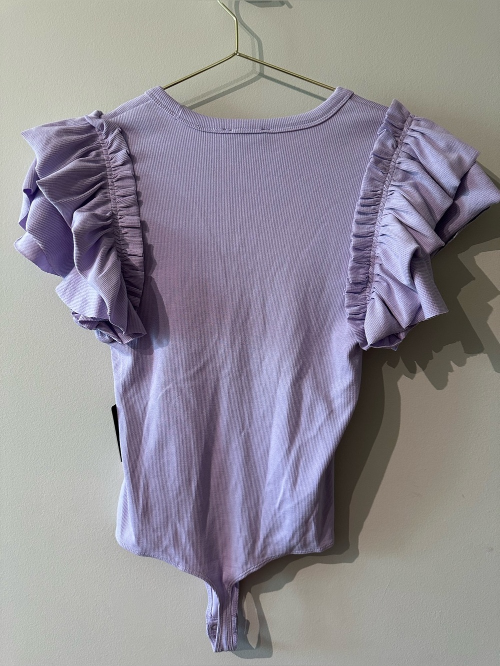Express Ribbed V-Neck Ruffle Sleeve Bodysuit Lavender size Medium New with tag - Picture 6 of 9